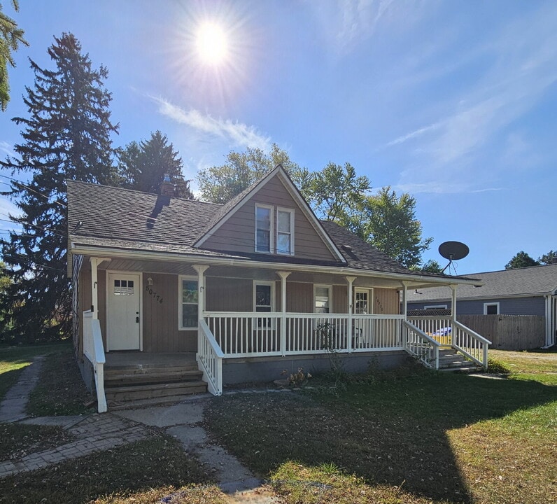 50774 Jefferson Ave in New Baltimore, MI - Building Photo