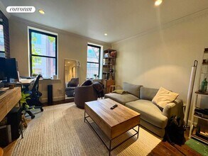 254 W 15th St in New York, NY - Foto de edificio - Building Photo