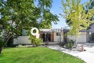 10708 Varese Ln in Northglenn, CO - Building Photo