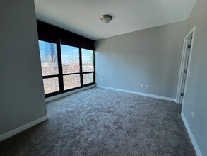 708 W Wayman St in Chicago, IL - Building Photo - Building Photo