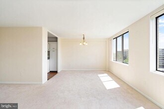 6641 Wakefield Dr in Alexandria, VA - Building Photo - Building Photo