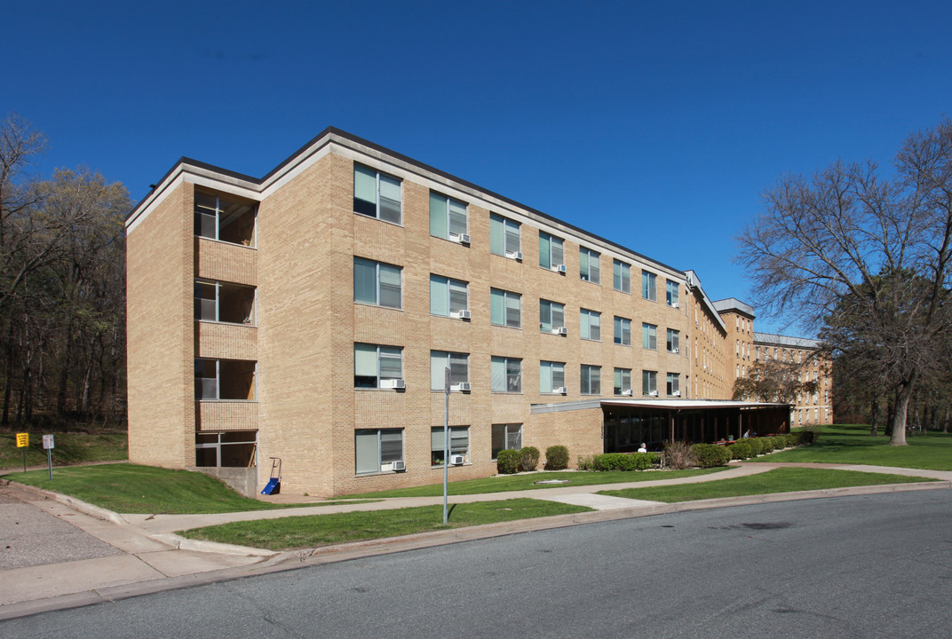 1930 Cleveland St in Eau Claire, WI - Building Photo