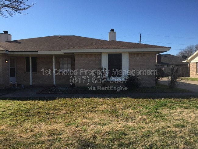 property at 7704 Jennifer Ln