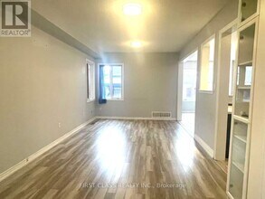 35 W Normandy Dr in Markham, ON - Building Photo - Building Photo