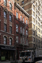 105 Christopher St in New York, NY - Building Photo - Building Photo