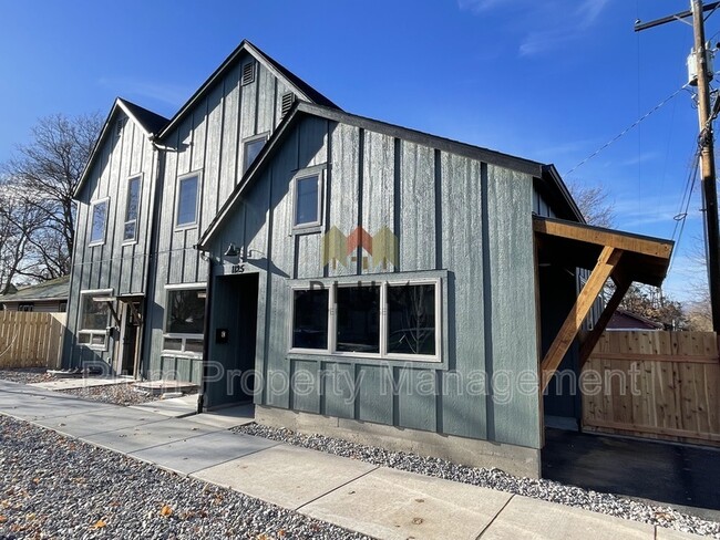 1125 S Catlin St in Missoula, MT - Foto de edificio - Building Photo