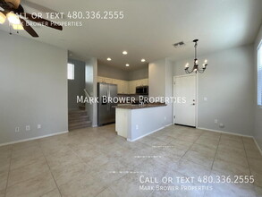 451 S Hawes Rd in Mesa, AZ - Building Photo - Building Photo