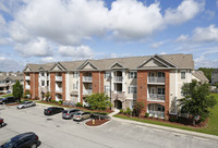 Carolina Place Apartments in Jacksonville, NC - Building Photo - Building Photo