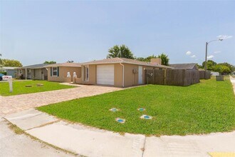 7204 Potomac Dr in Port Richey, FL - Building Photo - Building Photo