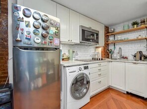 212 9th St in Jersey City, NJ - Building Photo - Building Photo