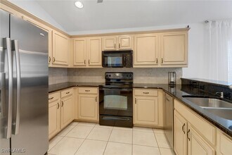 8794 Fawn Ridge Dr in Ft. Myers, FL - Building Photo - Building Photo