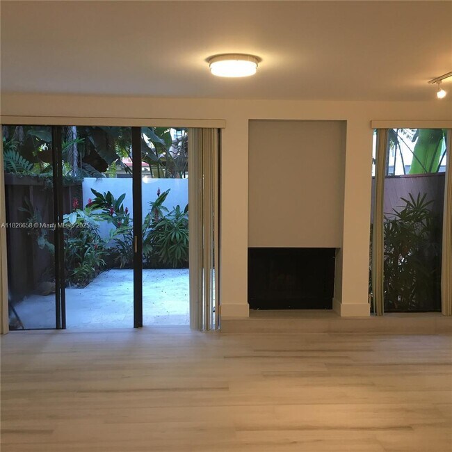 2180 Brickell Ave in Miami, FL - Building Photo - Building Photo
