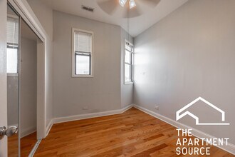 2122 N Milwaukee Ave, Unit 3 in Chicago, IL - Foto de edificio - Building Photo