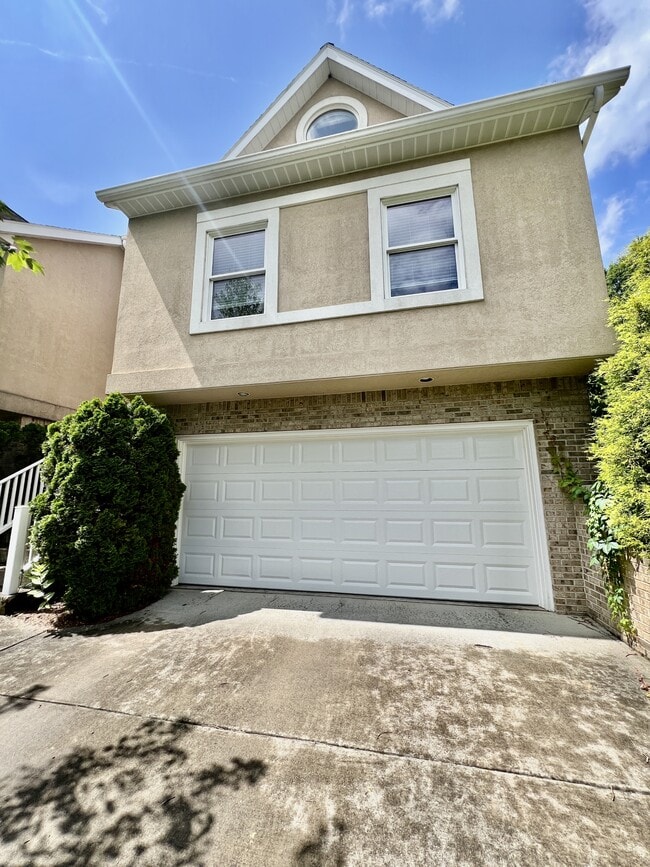 property at 171 Windwood Dr