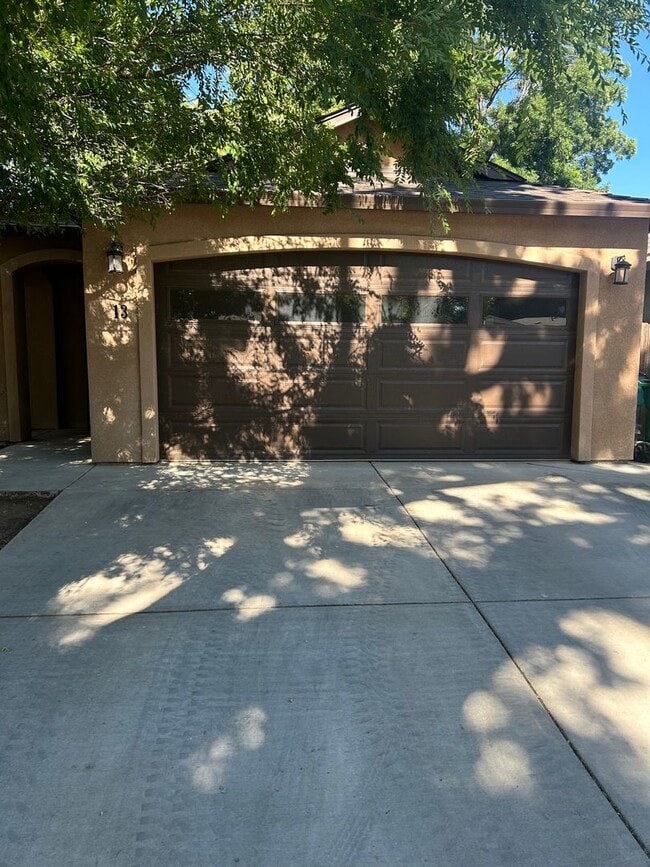 property at 13 Overseer Ct