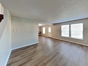 9207 Wandflower Dr in Indianapolis, IN - Building Photo - Building Photo