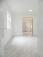 2275 NW 99th Terrace in Miami, FL - Building Photo - Building Photo