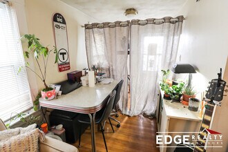 38 Cherry St, Unit #2 in Somerville, MA - Foto de edificio - Building Photo