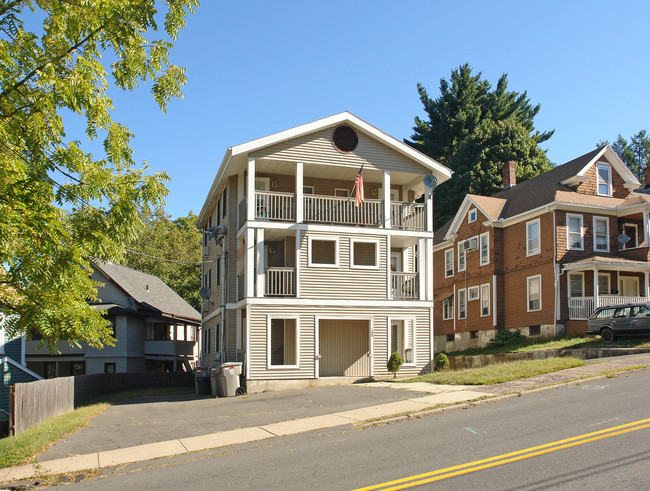 107 Federal St in Bristol, CT - Building Photo - Building Photo