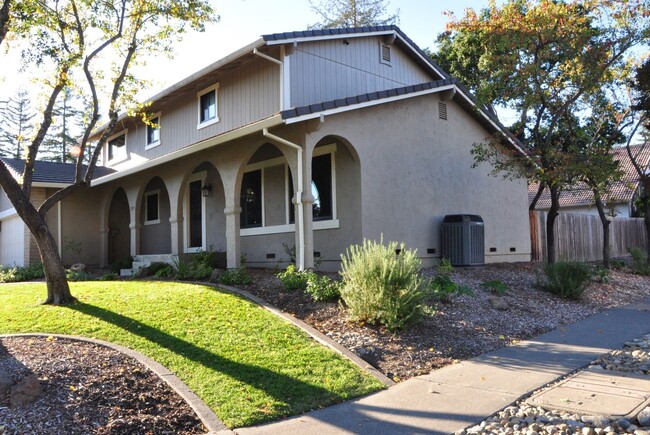 property at 3375 Kensington Cir