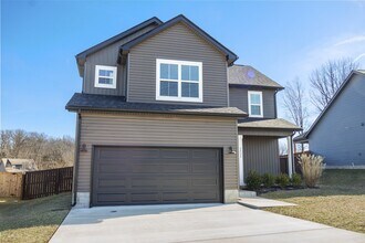 2433 Bucklin Dr in Clarksville, TN - Building Photo - Building Photo