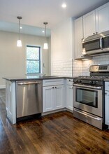 11 Newcomb St, Unit 15 in Boston, MA - Foto de edificio - Building Photo