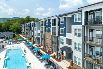 Birch Hill Apartments in Asheville, NC - Foto de edificio - Building Photo
