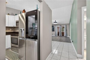 540 NW 43rd St in Pompano Beach, FL - Building Photo