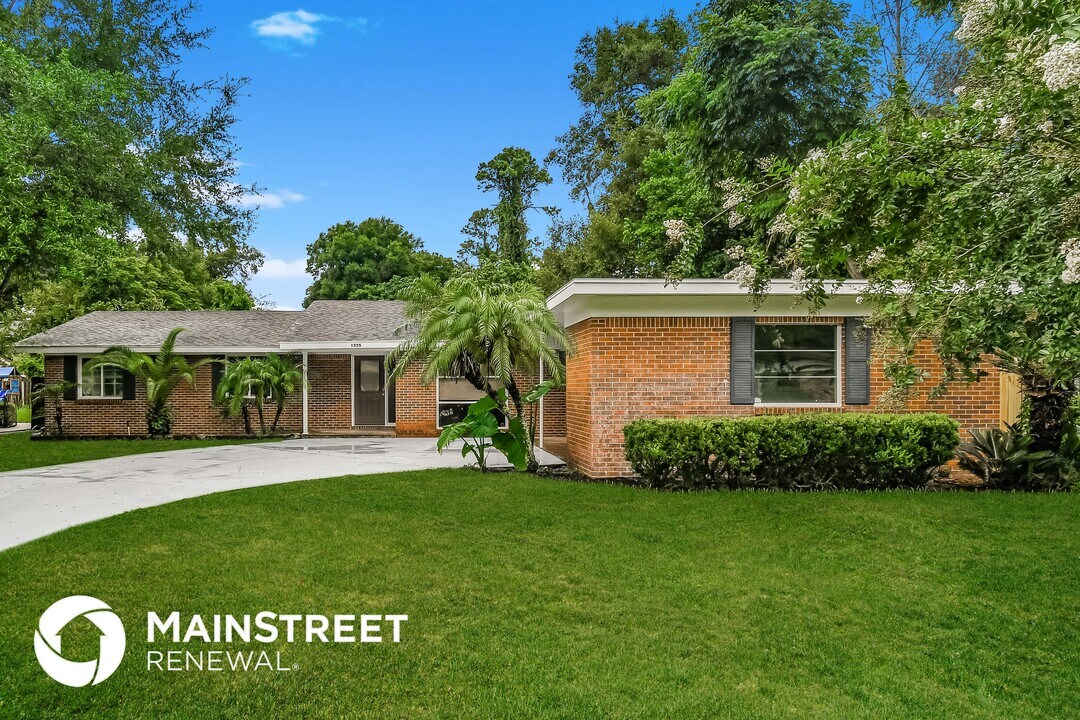 1555 Shirl Ln in Jacksonville, FL - Foto de edificio