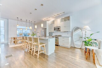 2103 W 32nd Ave in Denver, CO - Building Photo - Building Photo