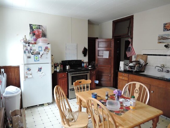 35 Waverly St, Unit 2 in Boston, MA - Building Photo - Building Photo