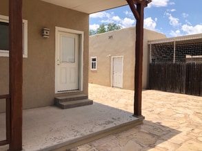 406 N 4th St in Alpine, TX - Building Photo - Building Photo