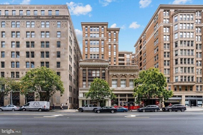 915 E St NW, Unit 1110