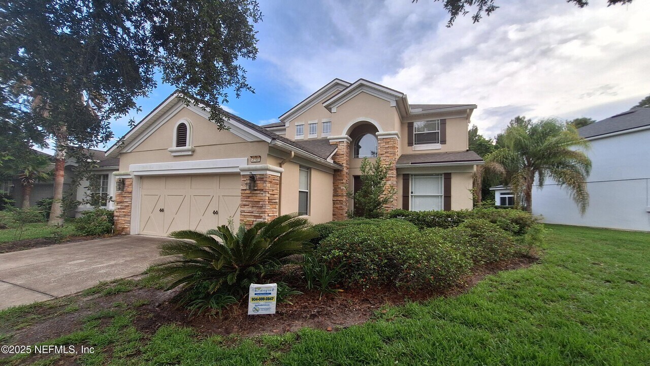 3900 Hillstead Ln in Jacksonville, FL - Foto de edificio