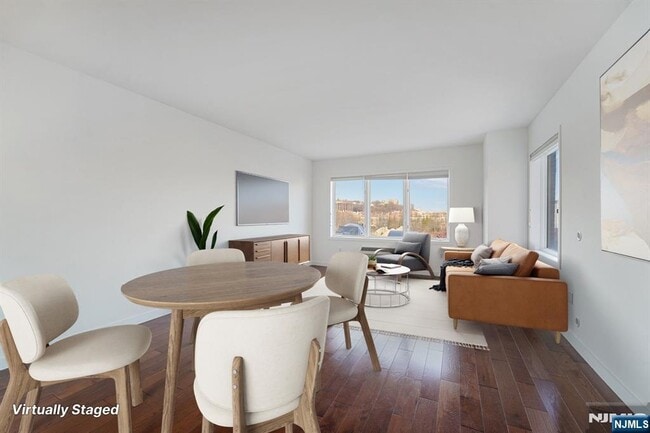 3118 City in Edgewater, NJ - Building Photo - Building Photo