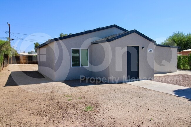 property at 207 W Ohio St