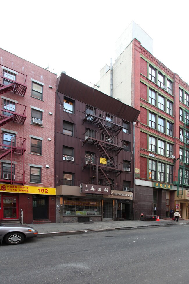 100 Mott St 2nd Floor in New York, NY - Building Photo - Building Photo