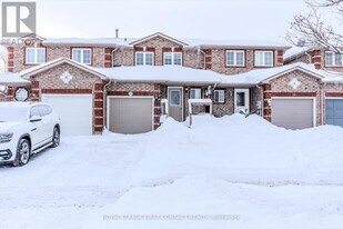 269 Dunsmore Ln in Barrie, ON - Building Photo