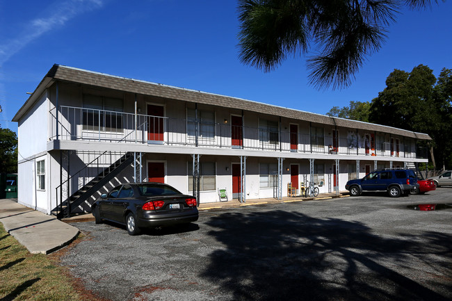 Campus Corner Apartments in Norman, OK - Building Photo - Building Photo