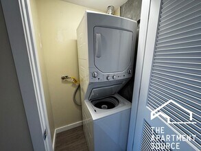 1323 W Morse Ave in Chicago, IL - Foto de edificio - Building Photo