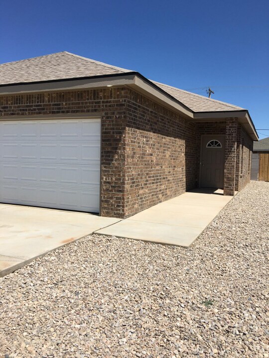 2632 E 14th St in Clovis, NM - Building Photo