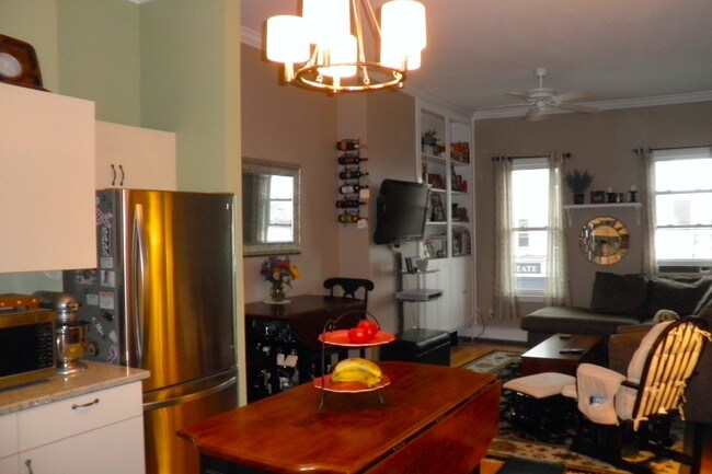 705 E Broadway, Unit 2 in Boston, MA - Building Photo - Building Photo