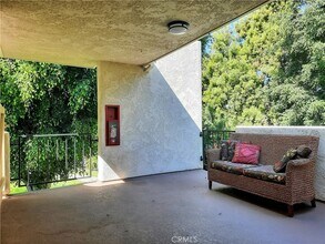 2233 Via Puerta, Unit N in Laguna Woods, CA - Building Photo - Building Photo
