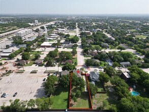 220 Lamar St in Roanoke, TX - Building Photo - Building Photo