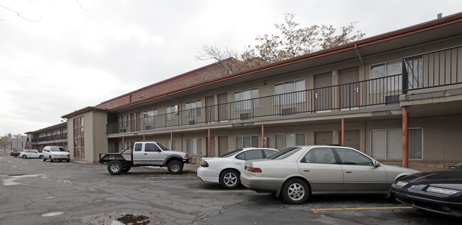 The Lodge in Salt Lake City, UT - Building Photo - Building Photo