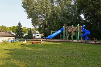 Rambush Estates in Burnsville, MN - Building Photo - Building Photo