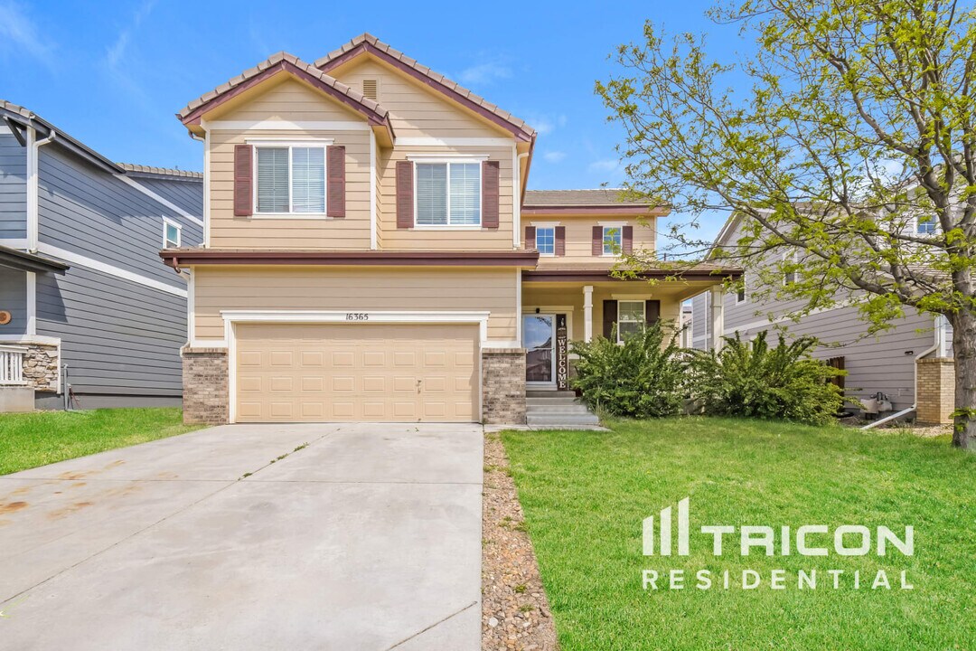 16365 E 99th Ave in Commerce City, CO - Building Photo