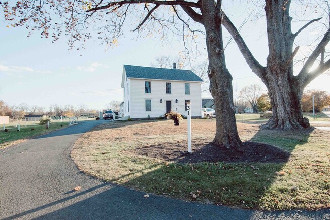 31 Depot Rd in Hatfield, MA - Building Photo - Building Photo