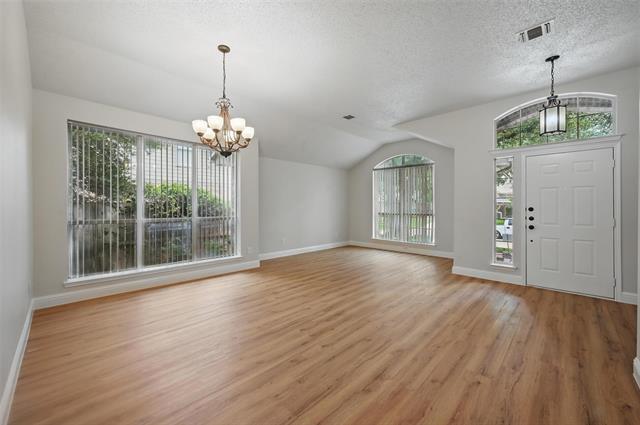 6720 Day Dr in Fort Worth, TX - Building Photo - Building Photo