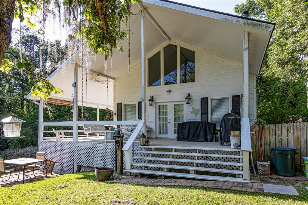 100 Point Breeze Dr in Onalaska, TX - Foto de edificio